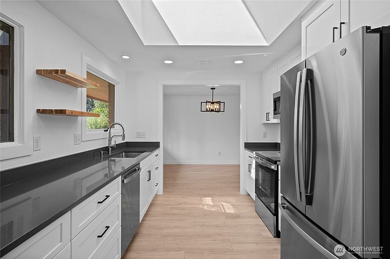 3rd image of 7118 N Winston Drive