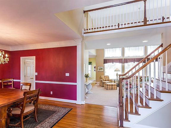 3rd image of 2709 Red Leaf Dr