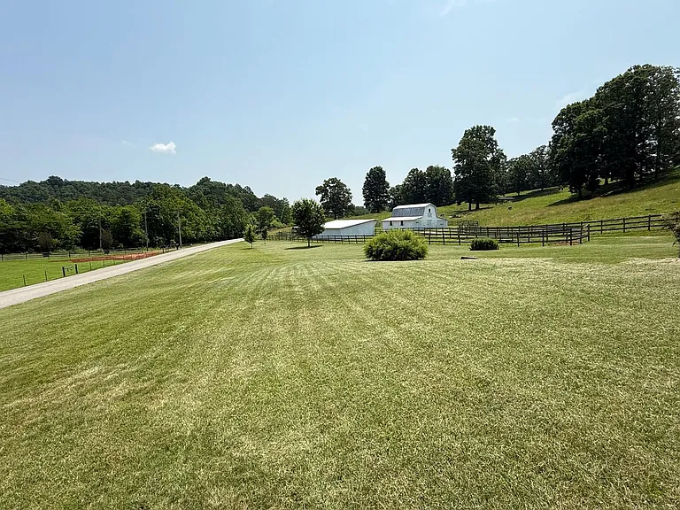2459 Middlesettlements Rd — Photo 3