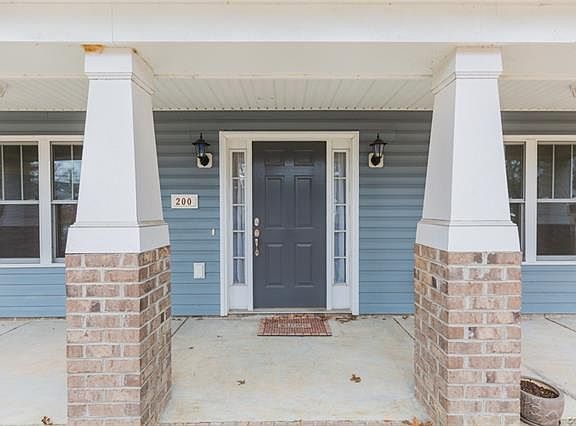 3rd image of 200 N Mesa Dr