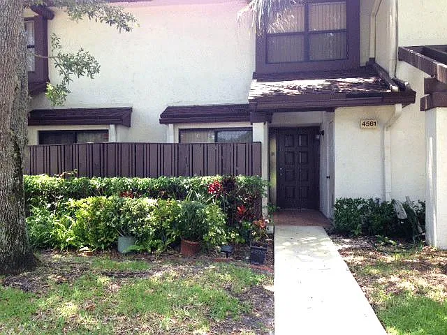 2 bed, 2.5 bath, 1355 sqft, $2,660 — Photo 2