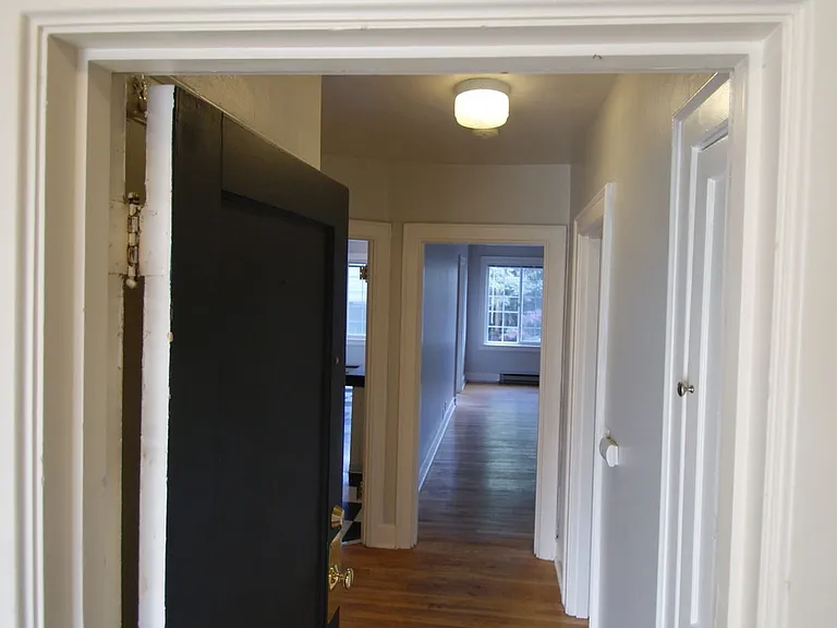3008 Harvard Ave E — Photo 4