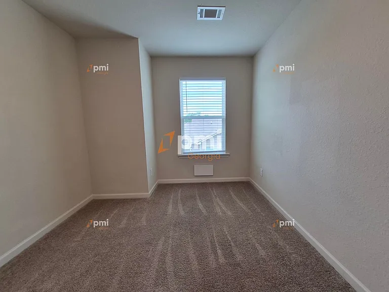 511 Highwood Ln — Photo 8