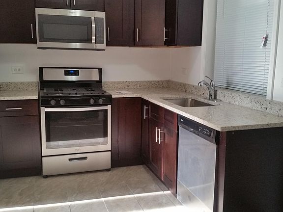 4th image of 1650 W Sherwin Ave #1