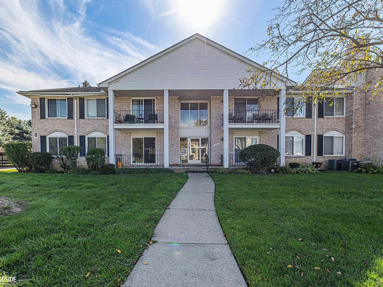2 bed, 2.0 bath, 884 sqft, $1,400 — Photo 4