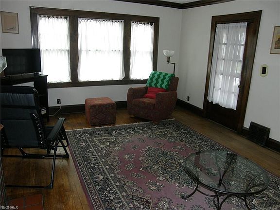 3rd image of 18714 Muskoka Ave