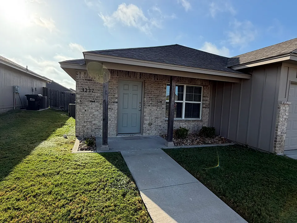 3227 Bordon Dr
