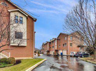 201 S York St UNIT B, Elmhurst, IL 60126