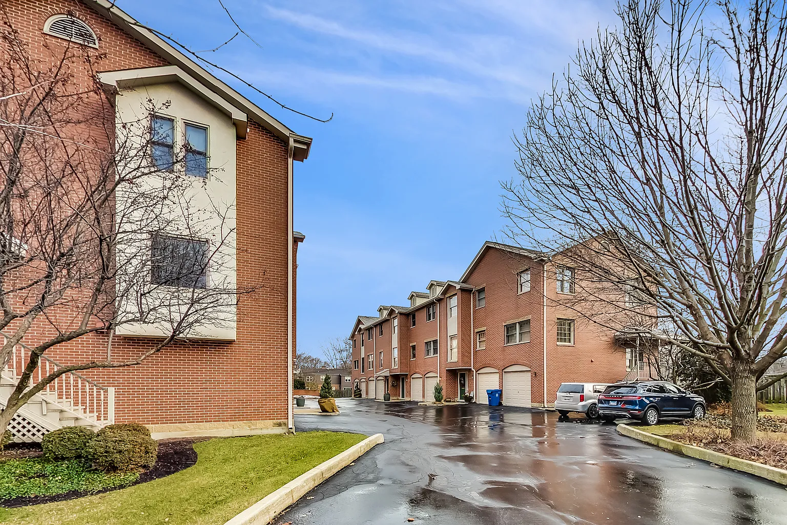 201 S York St Unit B photo 1