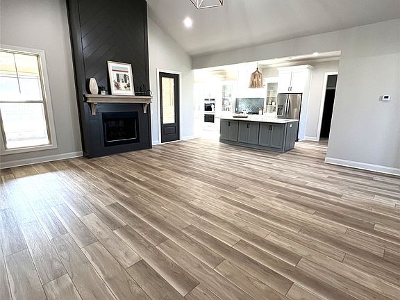 2nd image of 428 Bella Dr