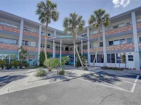 4300 58th St N APT 1913, Kenneth City, FL 33709