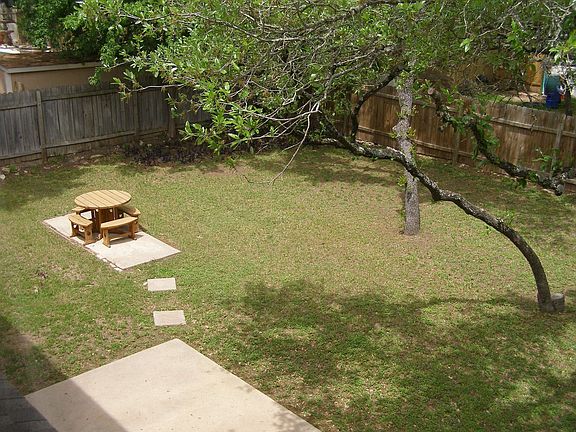 Large Private Back Yard with Patio and BBQ Areas