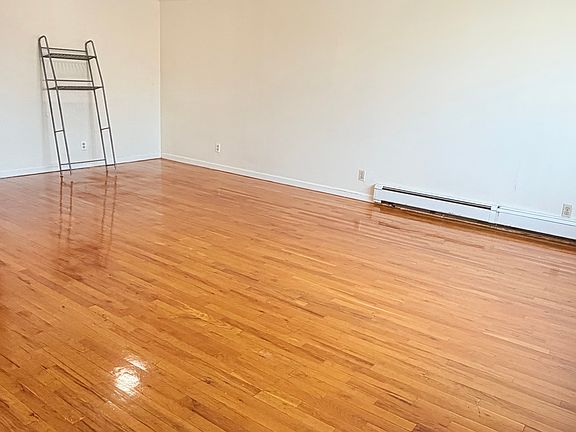 3rd image of 13402 59th Ave