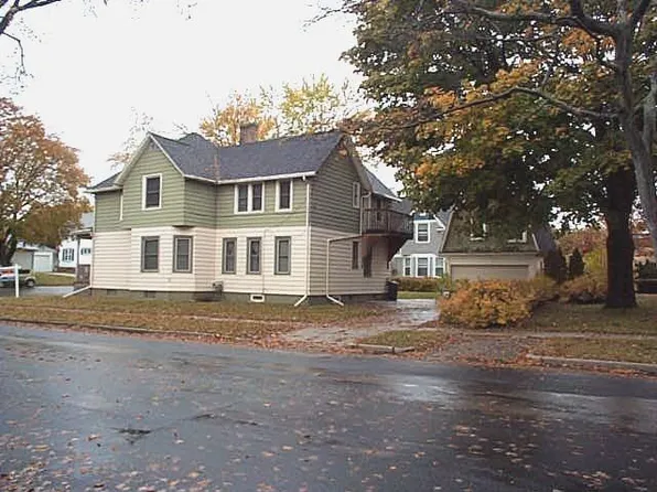 702 Huron St, Manitowoc, WI 54220