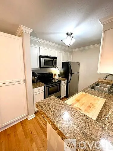 2 bed, 775 sqft, $2,000 — Photo 3