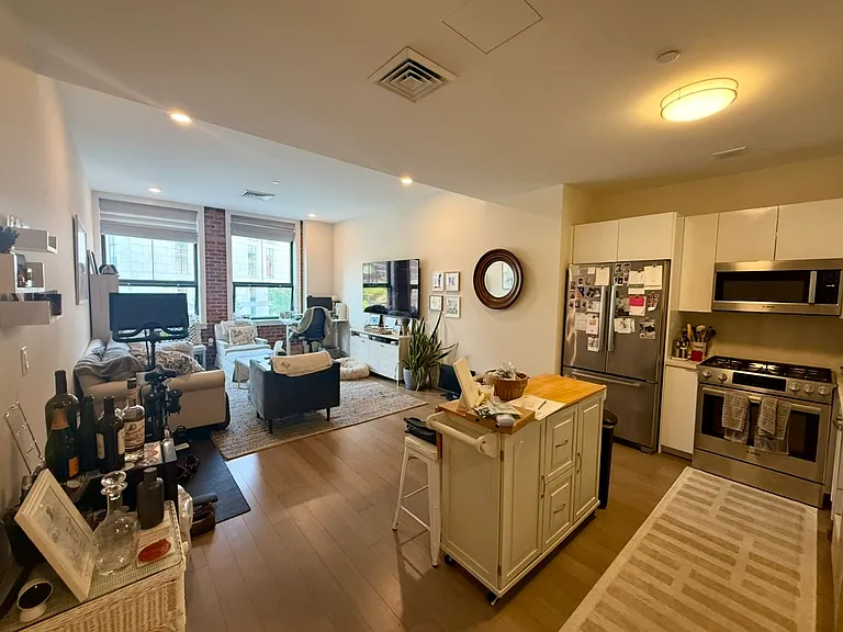 121 Portland St #305 — Photo 4