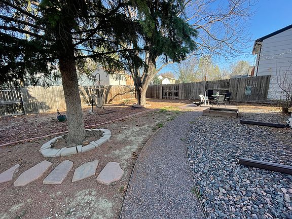5th image of 1924 Rice St