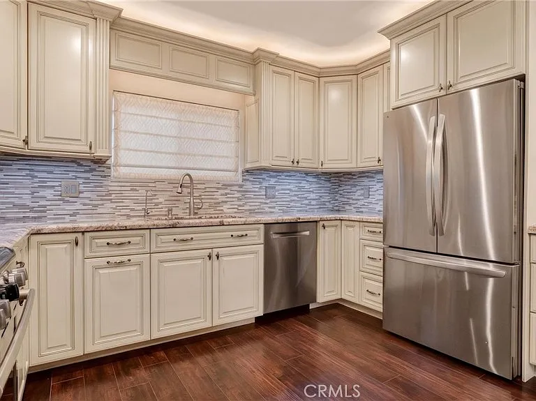 10855 Oro Vista Ave — Photo 11