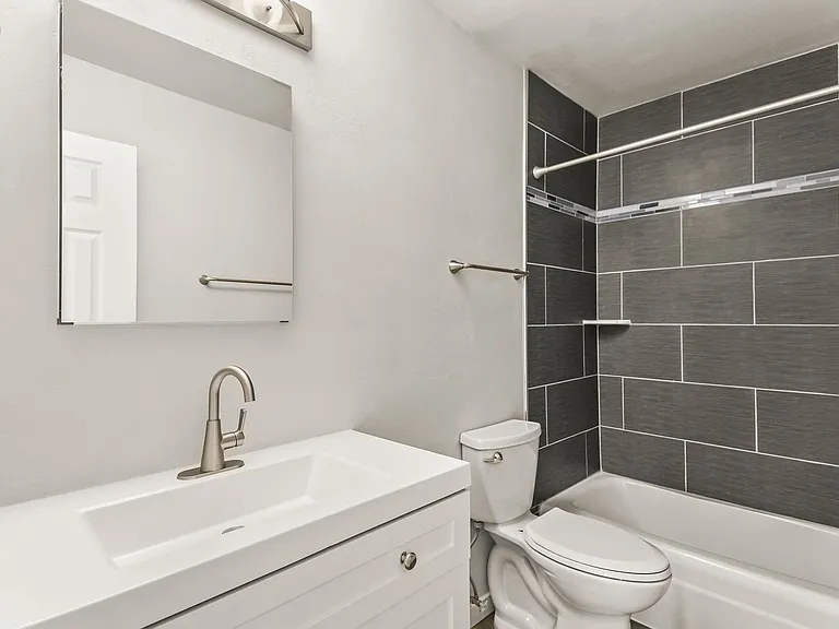 120 S. Bird Street Apartments — Photo 15