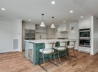 1814 Huntington Ave, Nichols Hills, OK 73116