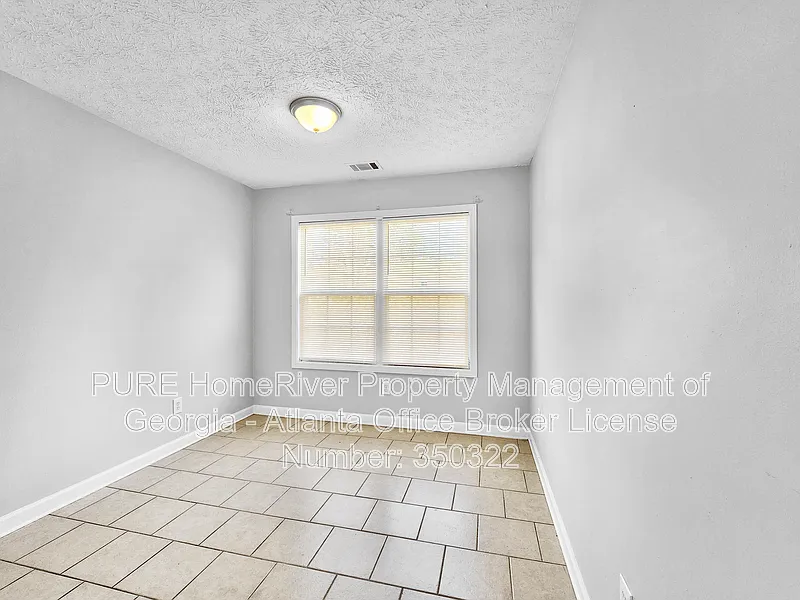 4 bed, 3.0 bath, 1678 sqft, $1,995 — Photo 2