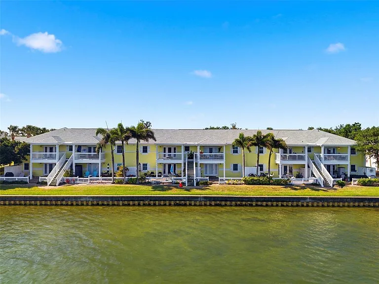 201 Pompano Dr SE #C — Photo 62