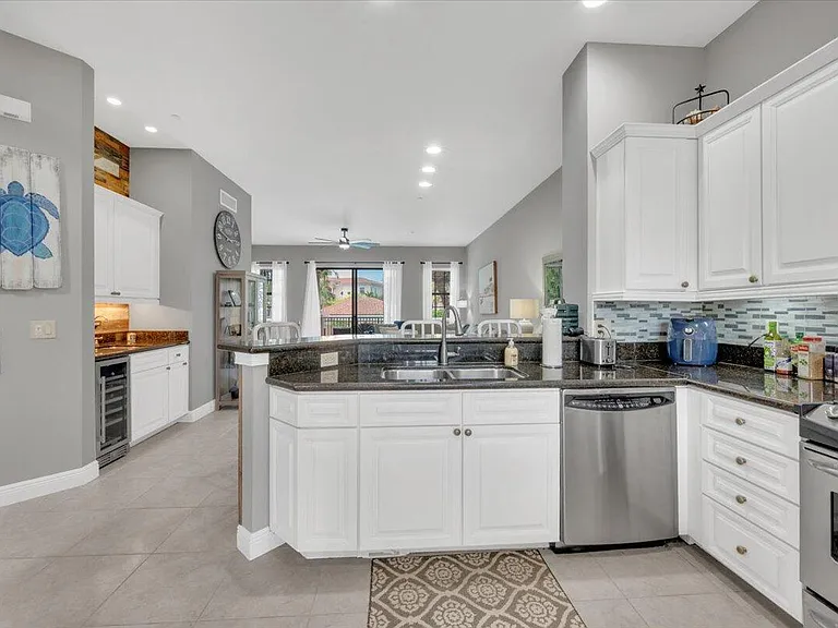 502 Del Sol Cir — Photo 16