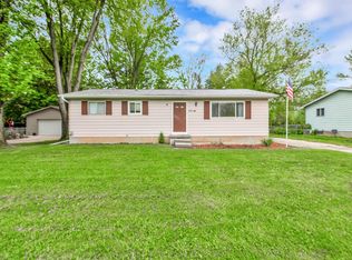 496 Birch Rd, Vassar, MI 48768