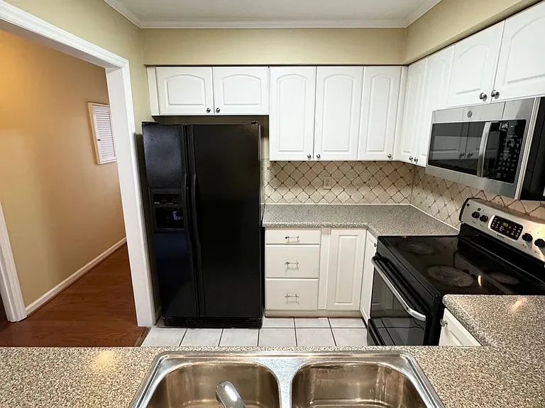 1319 Dylan Heath Ct — Photo 10