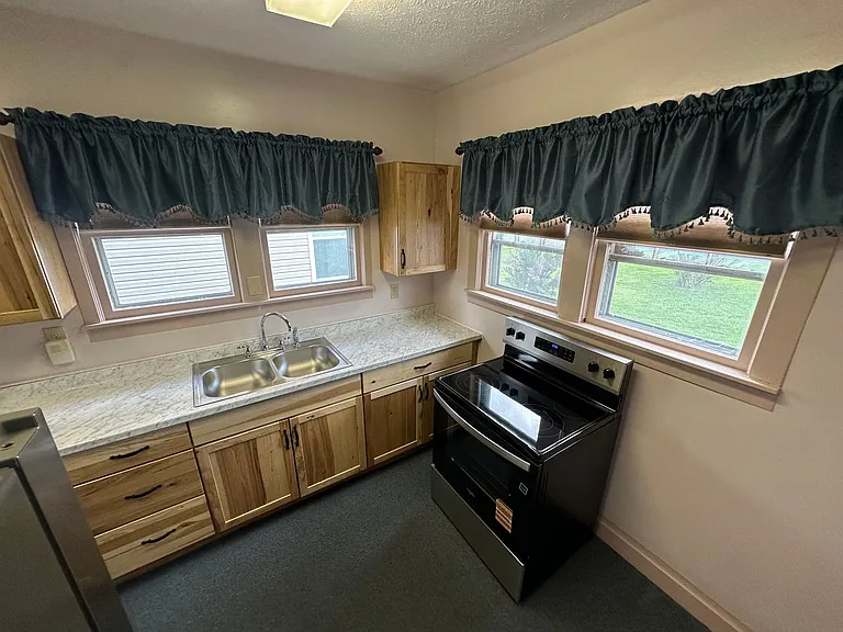 3000 Dudley Ave — Photo 1