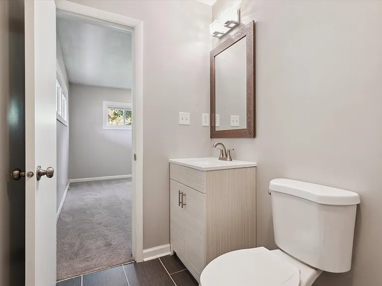 72 Ferguson Ln — Photo 24
