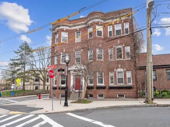221 Shurtleff St APT 1, Chelsea, MA 02150
