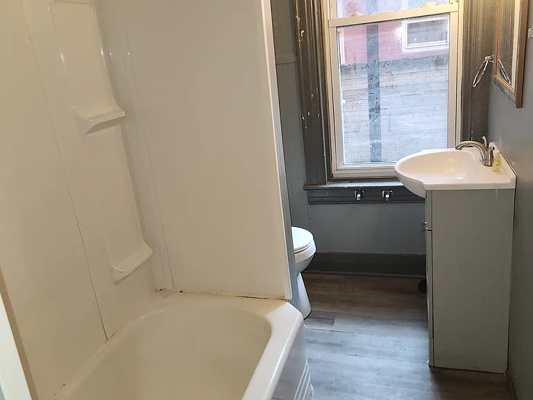 520 E King St #1 — Photo 4