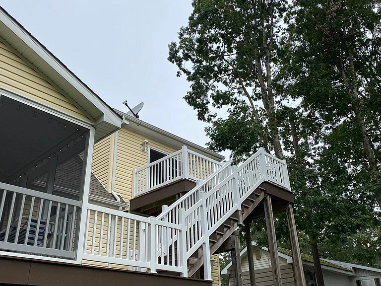2094 Fieldcrest Dr — Photo 36