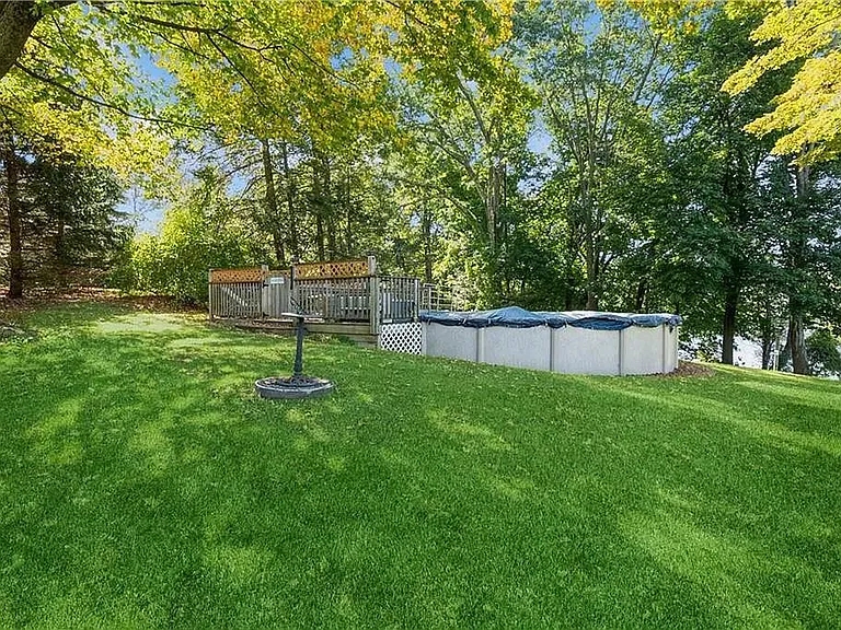 129 Pine Tree Rd — Photo 17