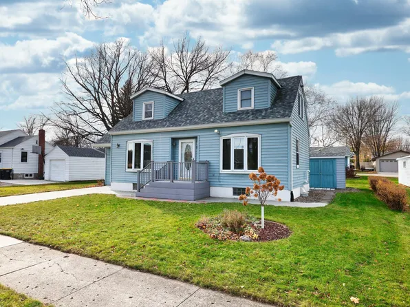 606 S 10th St, Olivia, MN 56277