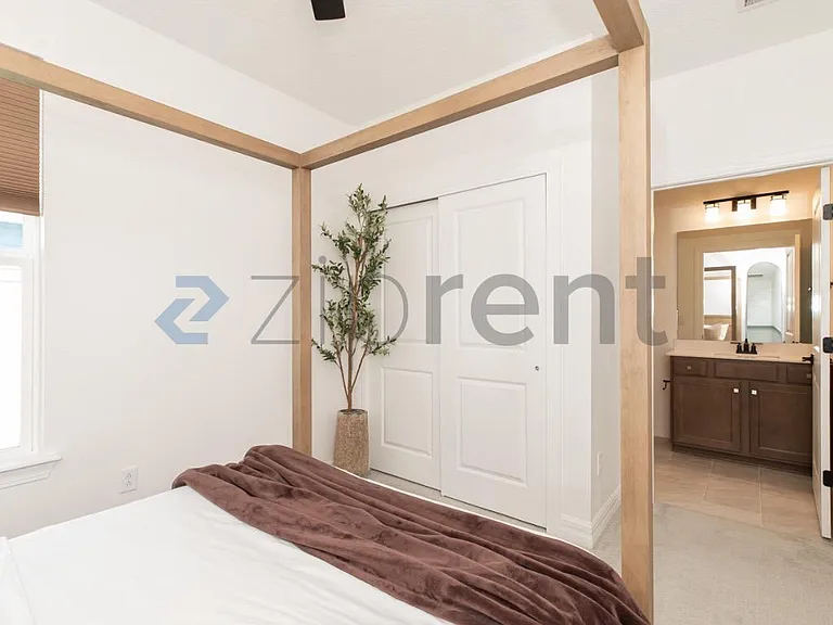12452 Royal Red Way — Photo 10
