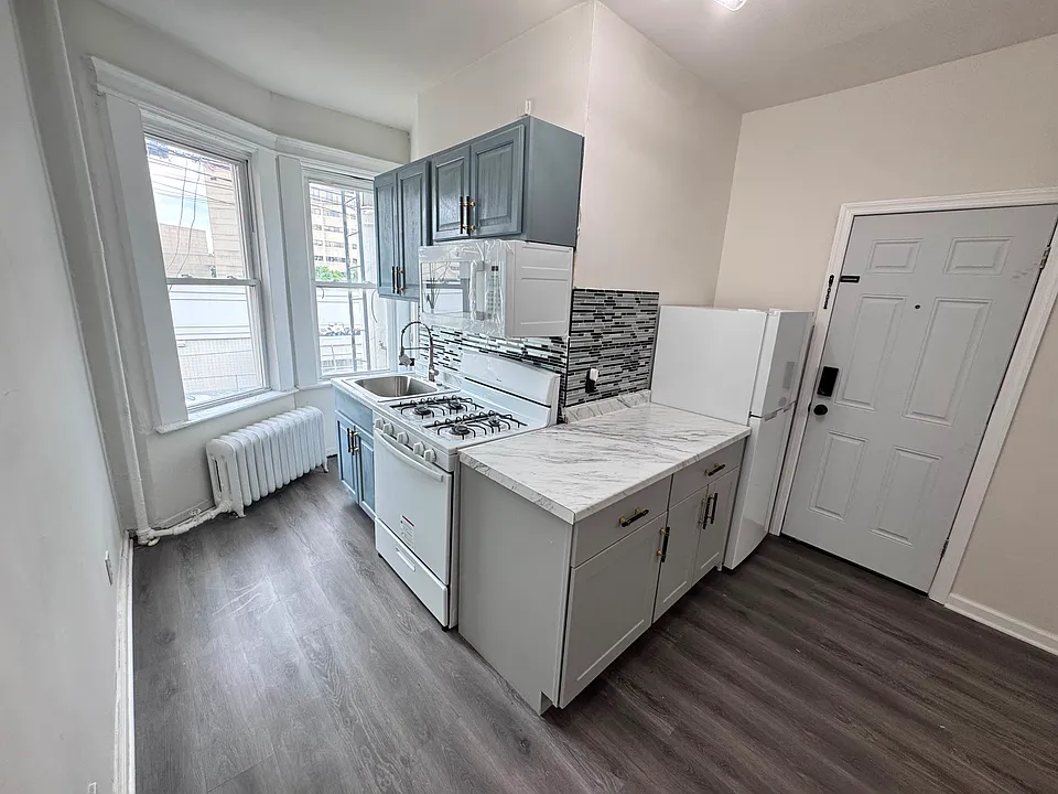 53 Tillinghast St #2R