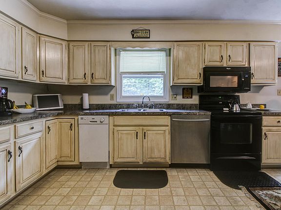 5th image of 5235 Singing Hills Cir