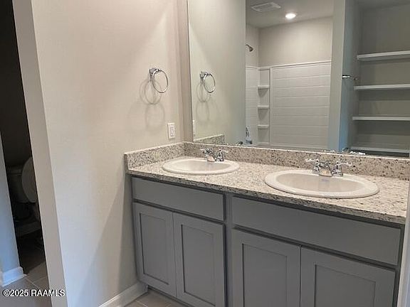 5th image of 110 Broussard Hill Dr