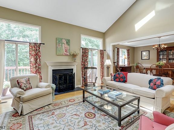 2nd image of 49 Lockley Ct