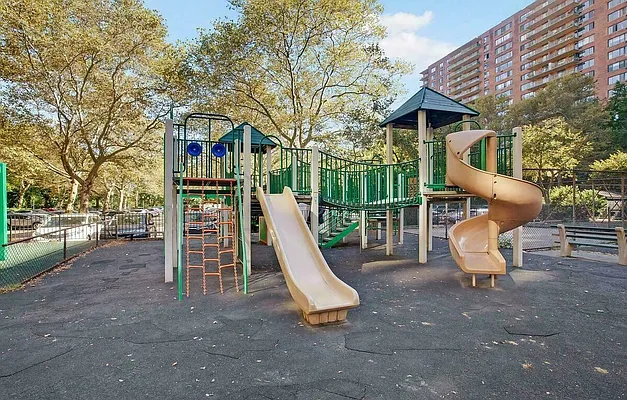 Rented by Julianna Realty Corp | media 21