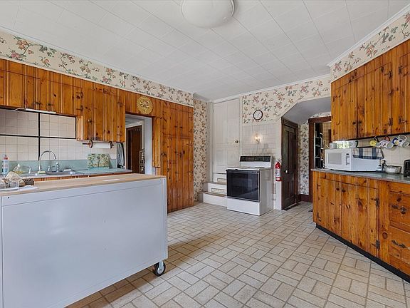 4th image of 99 Lovett Rd