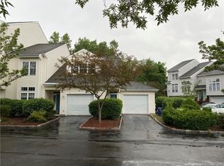 291 Silverbrook Rd APT 10, Orange, CT 06477