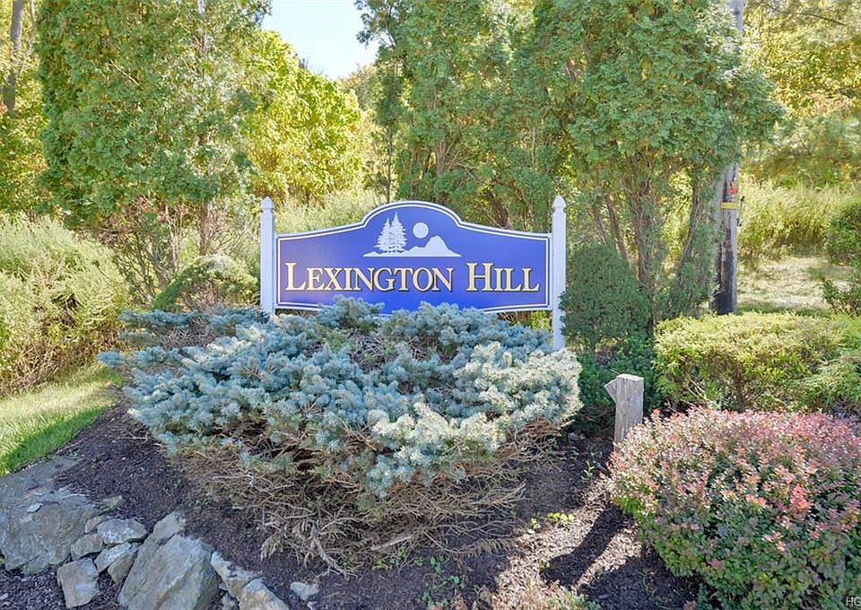 1st image of 8 Lexington Hl Unit 1