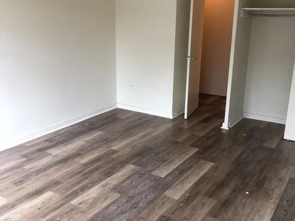 604 S Washington Sq APT 310, Philadelphia, PA 19106