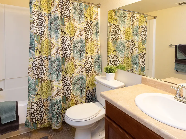California Place Apartments — Photo 2