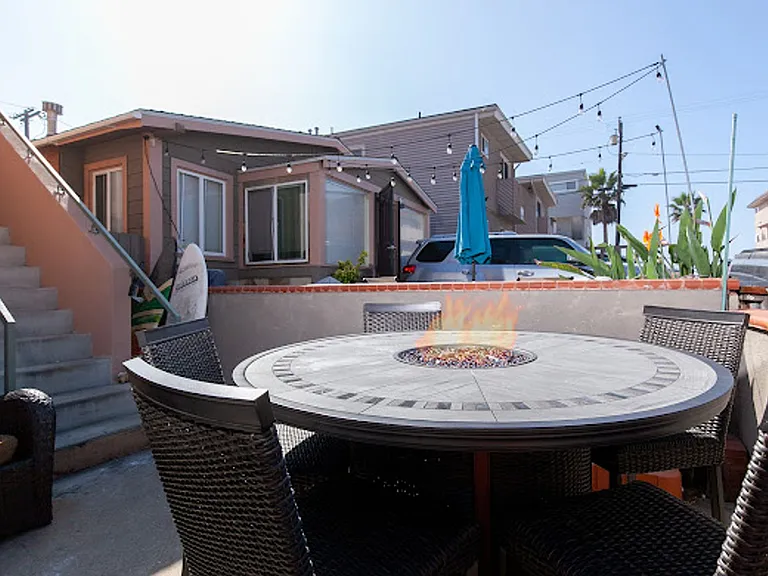 725 Santa Barbara Pl — Photo 39