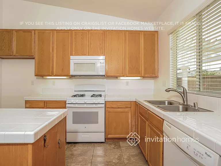 42213 Marbella St — Photo 6