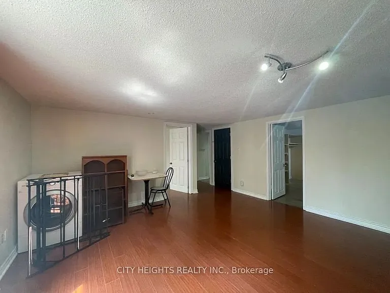 73 Hickling Trl #BASEMENT — Photo 9
